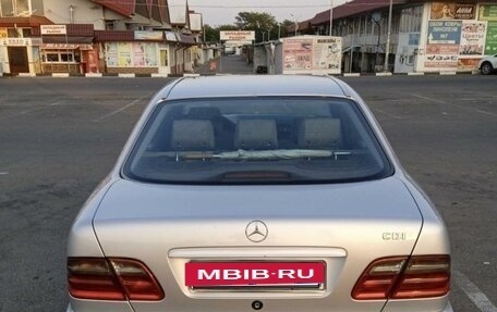 Mercedes-Benz E-Класс, 2001 год, 1 000 000 рублей, 8 фотография