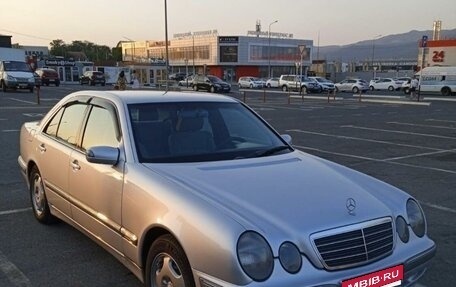 Mercedes-Benz E-Класс, 2001 год, 1 000 000 рублей, 27 фотография