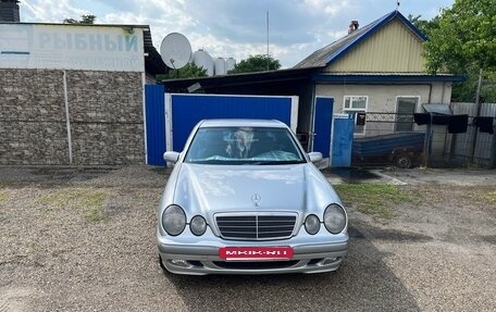 Mercedes-Benz E-Класс, 2001 год, 1 000 000 рублей, 30 фотография