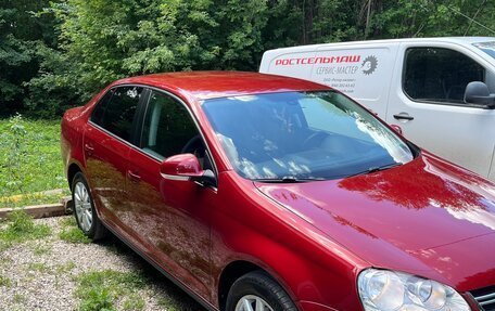 Volkswagen Jetta VI, 2010 год, 705 000 рублей, 3 фотография