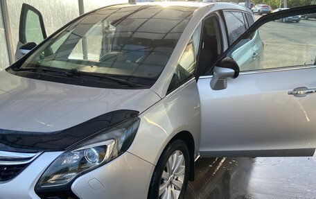 Opel Zafira C рестайлинг, 2012 год, 1 000 000 рублей, 4 фотография
