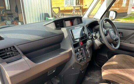 Toyota Roomy I, 2021 год, 1 100 000 рублей, 9 фотография