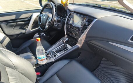 Mitsubishi Pajero Sport III рестайлинг, 2020 год, 2 986 000 рублей, 12 фотография