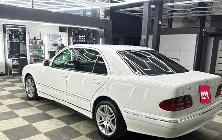 Mercedes-Benz E-Класс, 2001 год, 900 000 рублей, 3 фотография