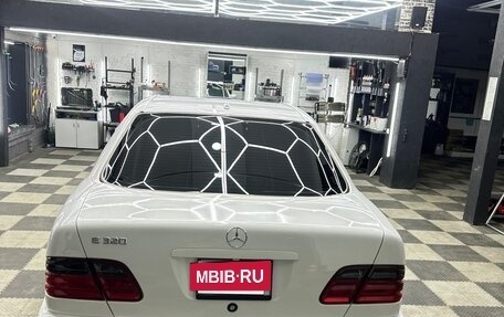 Mercedes-Benz E-Класс, 2001 год, 900 000 рублей, 4 фотография