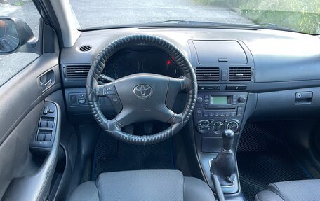Toyota Avensis III рестайлинг, 2006 год, 650 000 рублей, 15 фотография