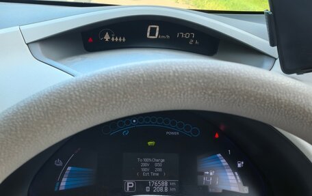 Nissan Leaf I, 2012 год, 550 000 рублей, 2 фотография