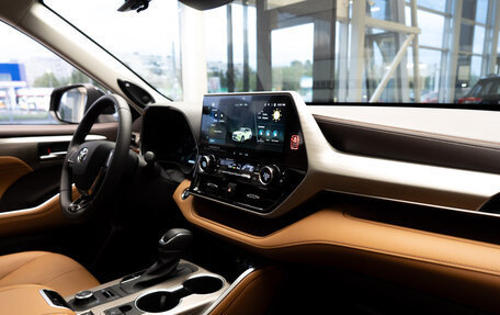 Toyota Highlander, 2025 год, 5 799 000 рублей, 17 фотография