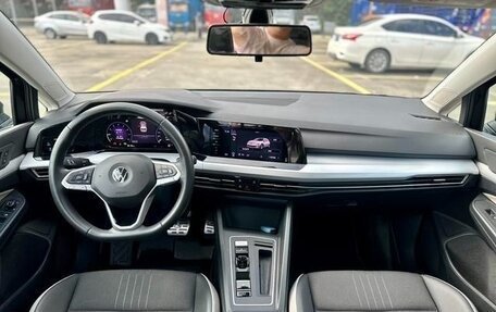 Volkswagen Golf VIII, 2021 год, 1 700 000 рублей, 8 фотография
