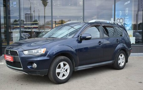 Mitsubishi Outlander III рестайлинг 3, 2010 год, 700 000 рублей, 1 фотография