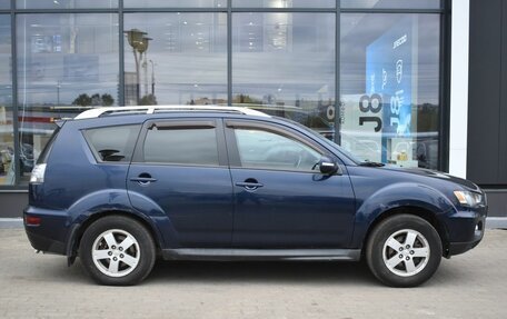 Mitsubishi Outlander III рестайлинг 3, 2010 год, 700 000 рублей, 4 фотография