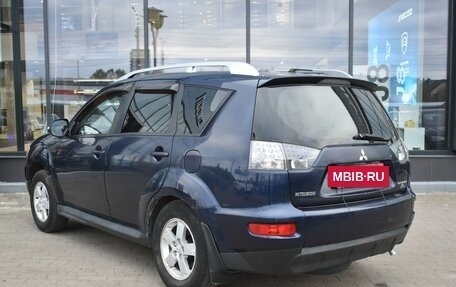 Mitsubishi Outlander III рестайлинг 3, 2010 год, 700 000 рублей, 7 фотография