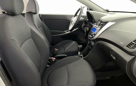 Hyundai Solaris II рестайлинг, 2013 год, 950 000 рублей, 12 фотография