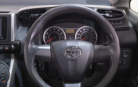 Toyota Wish II, 2012 год, 1 699 000 рублей, 11 фотография
