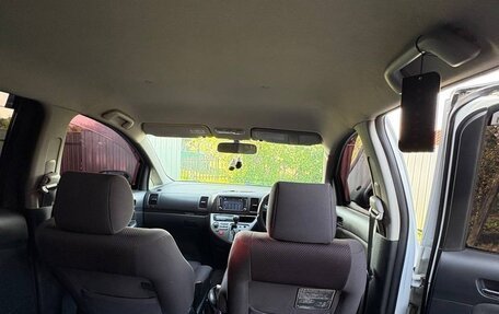 Toyota Wish II, 2004 год, 900 000 рублей, 11 фотография