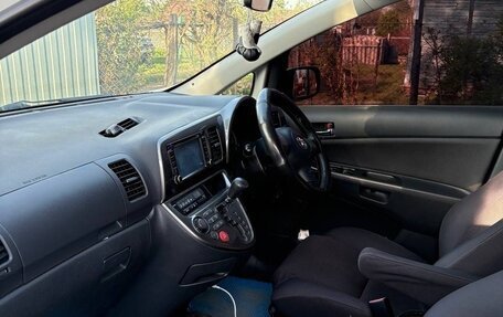 Toyota Wish II, 2004 год, 900 000 рублей, 18 фотография
