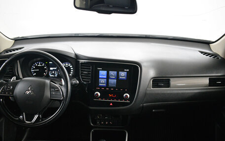 Mitsubishi Outlander III рестайлинг 3, 2022 год, 2 340 000 рублей, 5 фотография