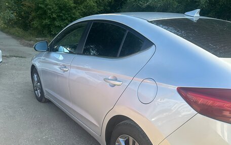 Hyundai Elantra VI рестайлинг, 2017 год, 1 620 000 рублей, 6 фотография