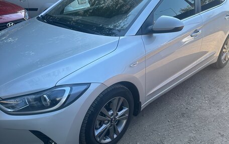 Hyundai Elantra VI рестайлинг, 2017 год, 1 620 000 рублей, 4 фотография