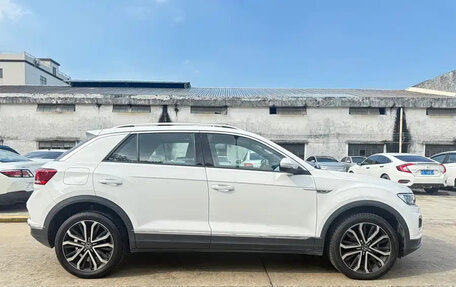 Volkswagen T-Roc I, 2021 год, 1 950 035 рублей, 7 фотография