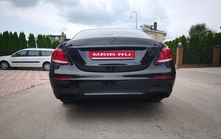 Mercedes-Benz E-Класс, 2019 год, 3 050 000 рублей, 11 фотография