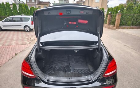 Mercedes-Benz E-Класс, 2019 год, 3 050 000 рублей, 16 фотография