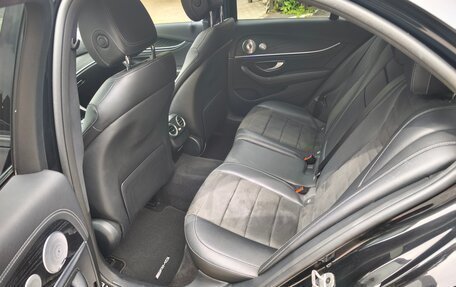 Mercedes-Benz E-Класс, 2019 год, 3 050 000 рублей, 17 фотография