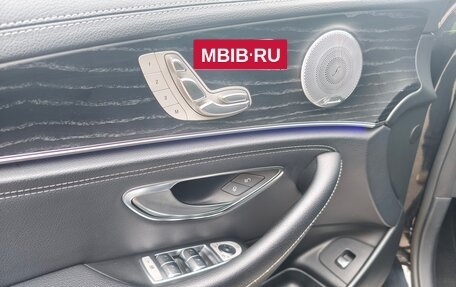 Mercedes-Benz E-Класс, 2019 год, 3 050 000 рублей, 19 фотография