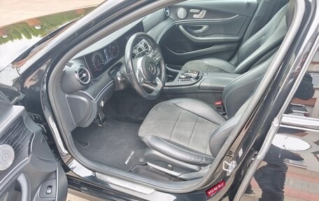 Mercedes-Benz E-Класс, 2019 год, 3 050 000 рублей, 24 фотография
