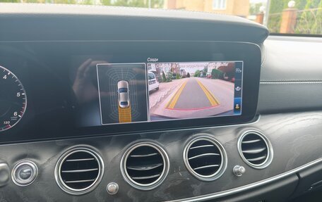 Mercedes-Benz E-Класс, 2019 год, 3 050 000 рублей, 30 фотография