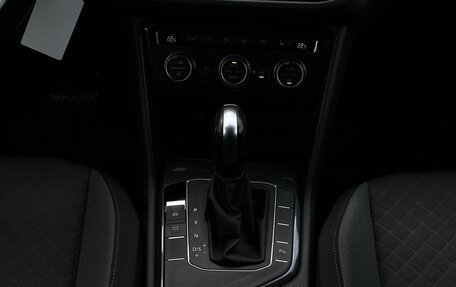 Volkswagen Tiguan II, 2020 год, 2 079 000 рублей, 13 фотография