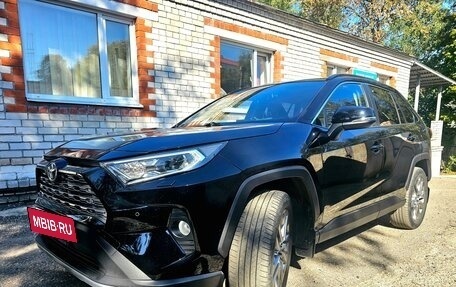 Toyota RAV4, 2020 год, 3 300 000 рублей, 2 фотография