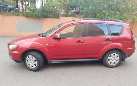 Mitsubishi Outlander III рестайлинг 3, 2010 год, 1 000 000 рублей, 10 фотография