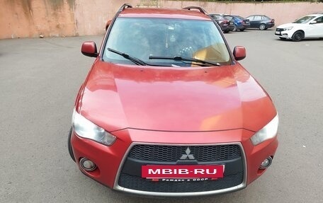 Mitsubishi Outlander III рестайлинг 3, 2010 год, 1 000 000 рублей, 13 фотография