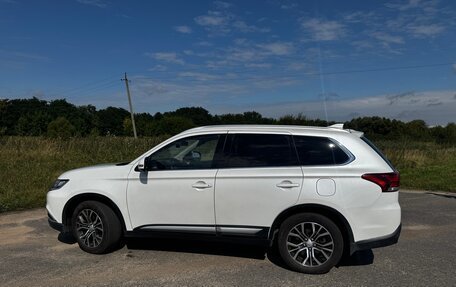 Mitsubishi Outlander III рестайлинг 3, 2017 год, 2 220 000 рублей, 5 фотография