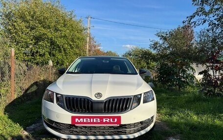 Skoda Octavia, 2018 год, 1 590 000 рублей, 2 фотография