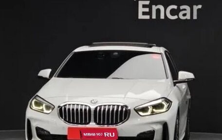 BMW 1 серия, 2022 год, 2 200 000 рублей, 1 фотография