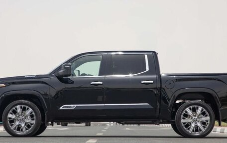 Toyota Tundra, 2025 год, 12 190 000 рублей, 2 фотография