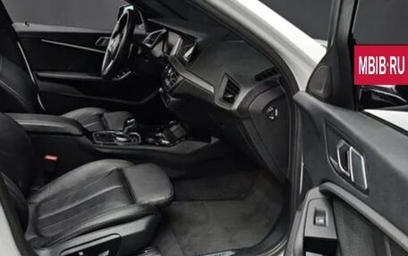 BMW 1 серия, 2022 год, 2 200 000 рублей, 8 фотография