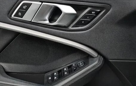 BMW 1 серия, 2022 год, 2 210 000 рублей, 13 фотография
