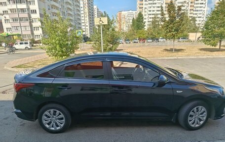 Hyundai Solaris II рестайлинг, 2021 год, 1 200 000 рублей, 4 фотография