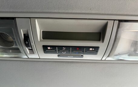 Volkswagen Caravelle T5, 2008 год, 1 099 000 рублей, 12 фотография