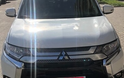 Mitsubishi Outlander III рестайлинг 3, 2019 год, 2 300 000 рублей, 1 фотография