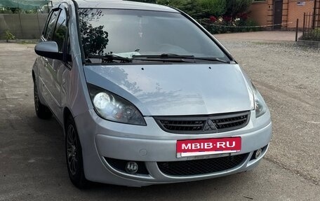 Mitsubishi Colt VI рестайлинг, 2004 год, 385 000 рублей, 2 фотография