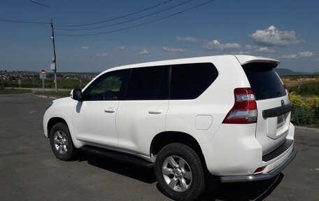 Toyota Land Cruiser Prado 150 рестайлинг 2, 2014 год, 3 050 000 рублей, 5 фотография