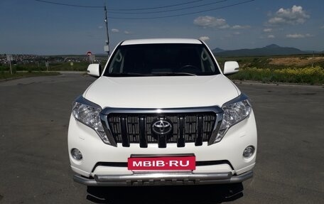 Toyota Land Cruiser Prado 150 рестайлинг 2, 2014 год, 3 050 000 рублей, 2 фотография