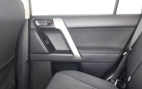 Toyota Land Cruiser Prado 150 рестайлинг 2, 2014 год, 3 050 000 рублей, 14 фотография