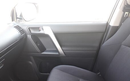 Toyota Land Cruiser Prado 150 рестайлинг 2, 2014 год, 3 050 000 рублей, 13 фотография