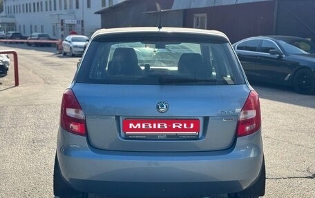 Skoda Fabia II, 2011 год, 890 000 рублей, 3 фотография