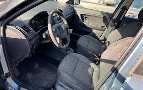 Skoda Fabia II, 2011 год, 890 000 рублей, 14 фотография